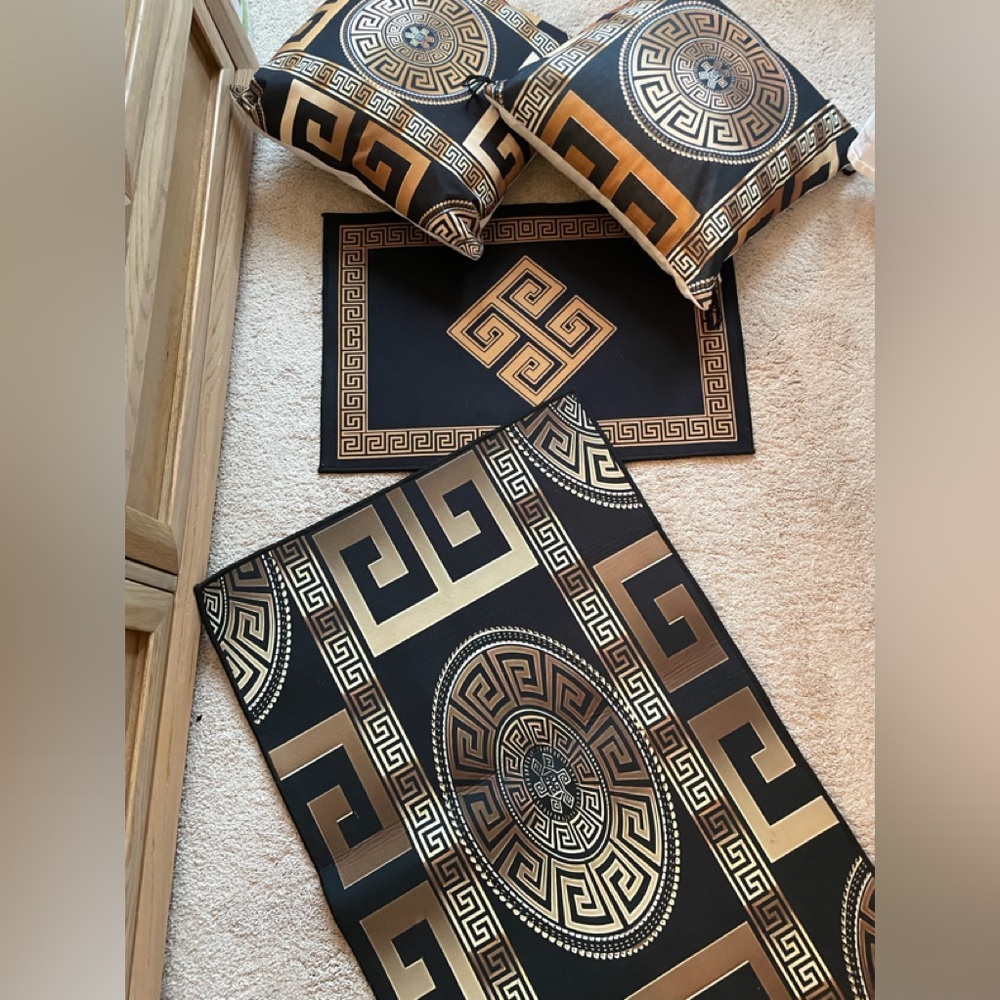 Pillows Decor Geometric Matching Area Rugs Gold and black Greek Key 4 Pieces
